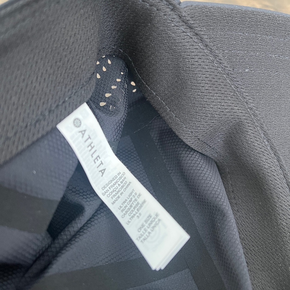 Athleta Ultra Light Run Cap 3.0 Ultra Black - Picture 2 of 4